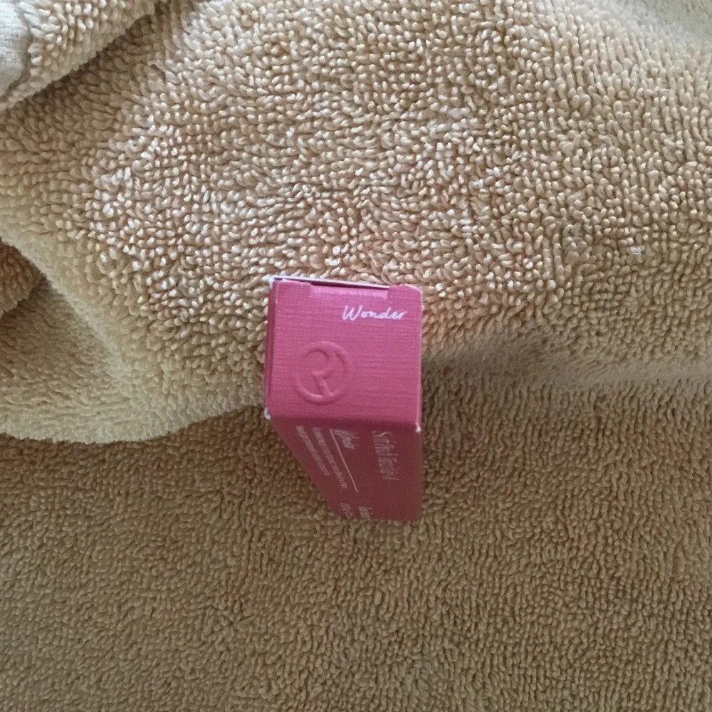 Rare Beauty Soft Pinch Tinted Lip Oil — Rose Packaging